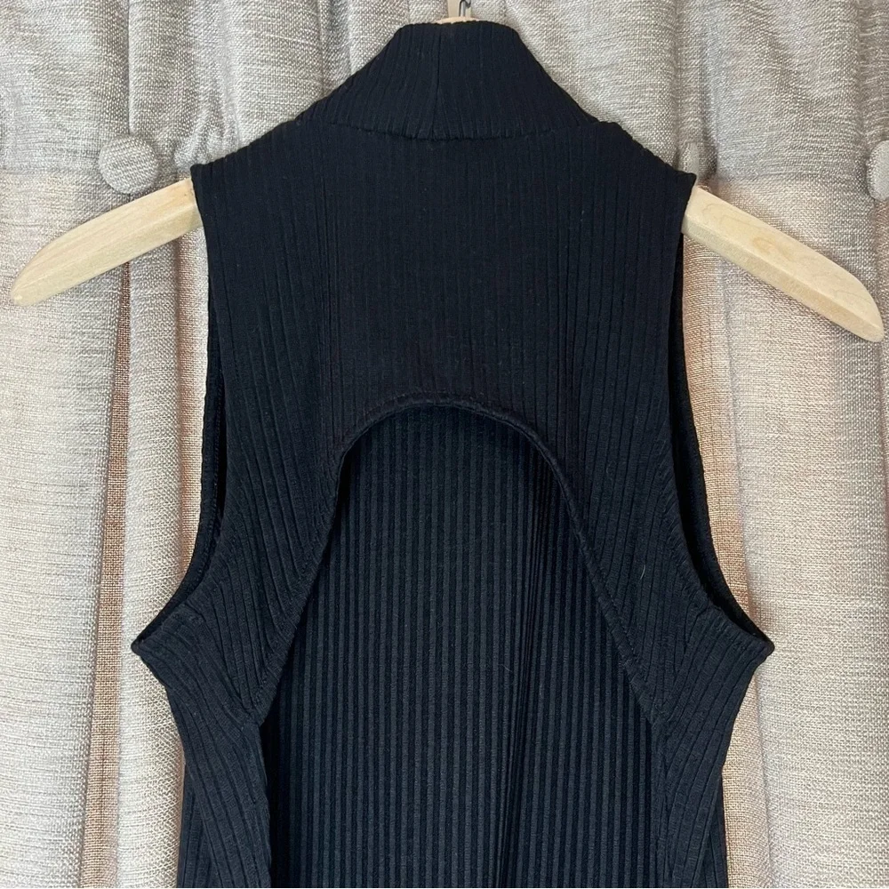 GUESS Black Verena Sleeveless Mock Neck Ribbed Backless Bodysuit Size Large